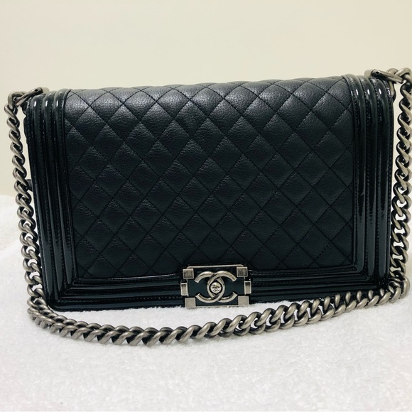 100% Authetic Boy Chanel Handbag Medium - Color : : Navy - Picture 3 of 16